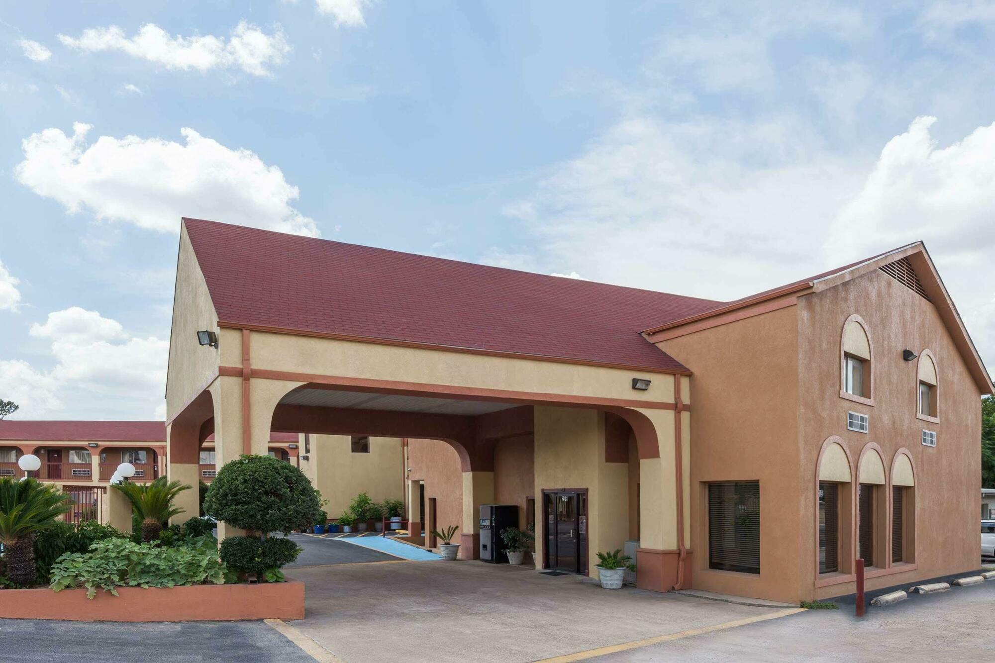 Super 8 By Wyndham Athens Tx Hotel Екстериор снимка